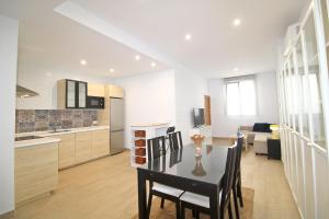 Gran Vía 22 by SIERRA VIVA