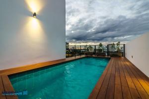 Steps away from the best malls!