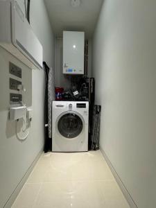 Stunning Reading Centre Apt - 1BR, 1 BA - F14