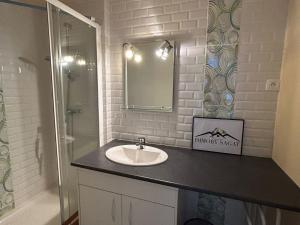 Spacieux Appartement au Pied des Pistes - FR-1-814-21