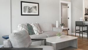Landing Apartments - Vantage