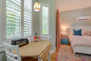 Riverfront Florida Studio with Pool and Hot Tub Access