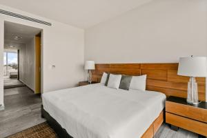 Classic 2BR Condo pool near beach