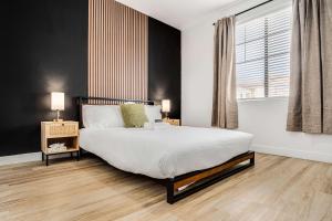 Boulevard Stays Luxe 1BR by Stadium Pool Parking Gym 09