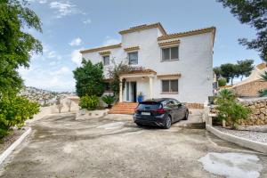 Casa Libra luxury villa sleeps six to 10