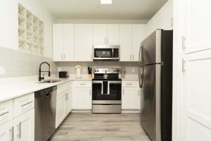 Boulevard Stays 1BR by Stadium Pool Parking Gym 04