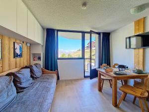 Studio rénové Proche des pistes Balcon - FR-1-344-859