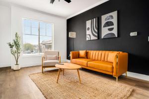 Boulevard Stays 1BR by Stadium Pool Parking Gym 09