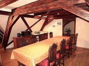 B&B / Chambres d'hotes Chambres a la Cour de l-abbaye d-Autrey : photos des chambres