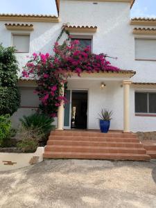 Casa Libra luxury villa sleeps six to 10