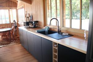 Maisons de vacances Maison bois Lesbats : photos des chambres