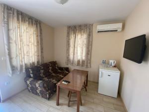 Gloria Houses-Free Parking