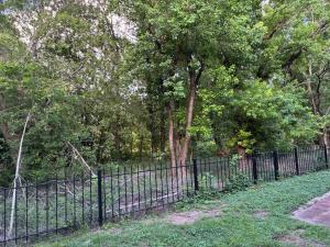 Southwest City Area Nice Home in Gated Community