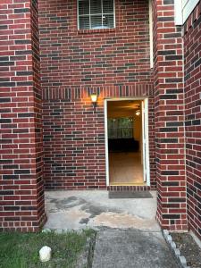 Southwest City Area Nice Home in Gated Community