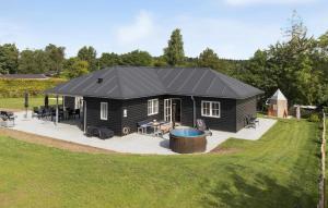 Cozy Home In Ebeltoft With Wifi