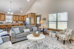 1 Mi to Lake Texoma: Expansive Outdoorsy Escape!