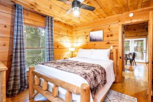 Hot Tub, Dog-friendly , Near Tuckaleechee Caverns