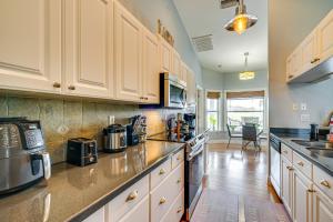 Lakefront Cape Coral Getaway with Furnished Lanai!