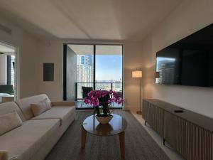 Downtown Miami view - 38th floor gem