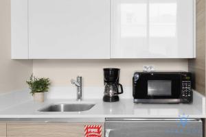 Hot tub & Unique Rooftop-Hollywood Broad-walk