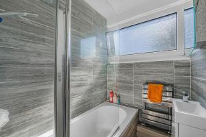Peckham apartment with 2 balcony