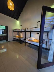 Serenity Nirvana Palace- Pool, Kichen, Deluxe & Dorm Rooms Near Uluwatu