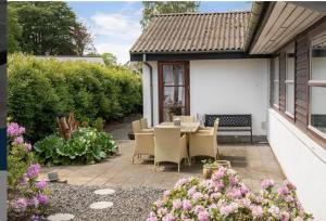 Stort hus i rolige omgivelser