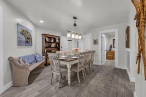 2BDR Condo Stunning Location in Town