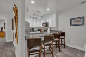 2BDR Condo Stunning Location in Town
