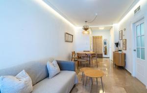 Portside paradise - 2-bedroom apartment steps from the marina