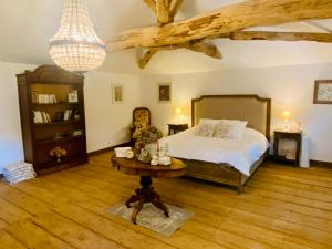 B&B / Chambres d'hotes Le Domaine des Tilleuls : photos des chambres