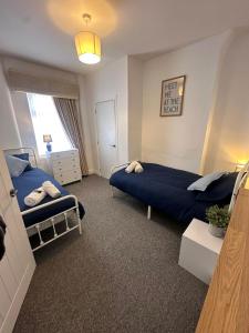 Stylish 3 Bed Home Near Oxton Village & Liverpool