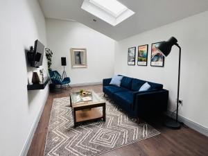 Twenty 7 - Modern & Spacious Townhouse