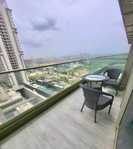 The Maisonette - Stylish Duplex next to Amex