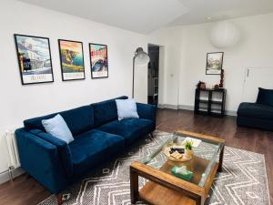 Twenty 7 - Modern & Spacious Townhouse