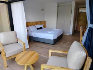 Idan Barn Suites And Café