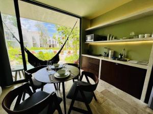 Private Pool New Jungle Apartment King Bed Wifi 204