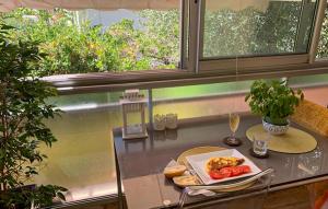 Stunning Apartment In Cannes With Wifi