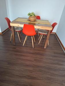 Muy cómodo cerca de clínicas, restaurantes y metro, caminable