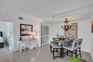 Modern Beach Retreat 2BR and 2BA Pools, Sauna, Gym Oceanfront Building 1615