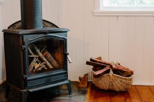 Laceys Creek Homestead