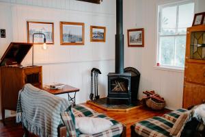 Laceys Creek Homestead