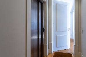 The Restauradores Collection Regal