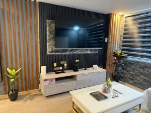 California Gardens square