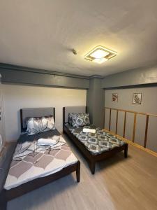 California Gardens square