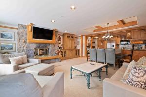 Lodge Tower 387 Three Bedroom Residence