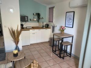 Aix-en-Provence, Charmant studio proche toutes comodités et axes routiers, linges fournis