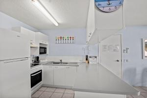 Lindomare Unit 3, 11 Orvieto Tce, Kings Beach