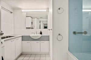 Lindomare Unit 3, 11 Orvieto Tce, Kings Beach