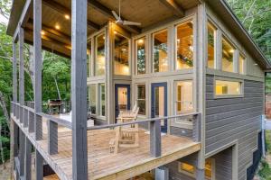 Mountain Abode - Luxury Cabin with Hot Tub